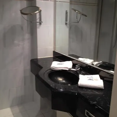 Hotel Carrera 3*